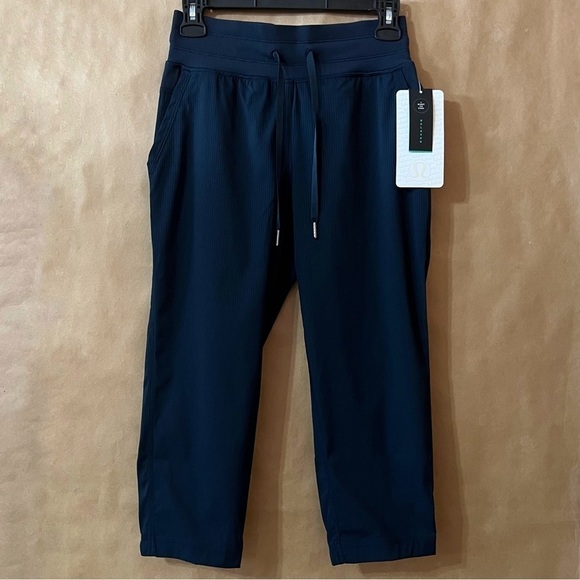 Lululemon | NWT Dance Studio Crop II (Unlined 20") Pants Nocturnal Teal Size 2 - Picture 1 of 15